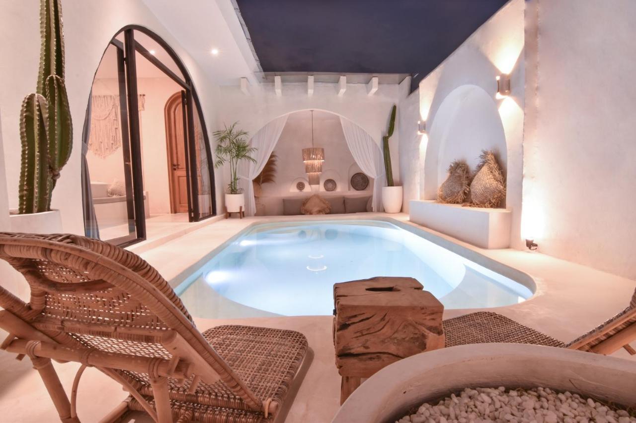 Bohemian Jogja Villas With Private Pool Kejayan Exterior photo
