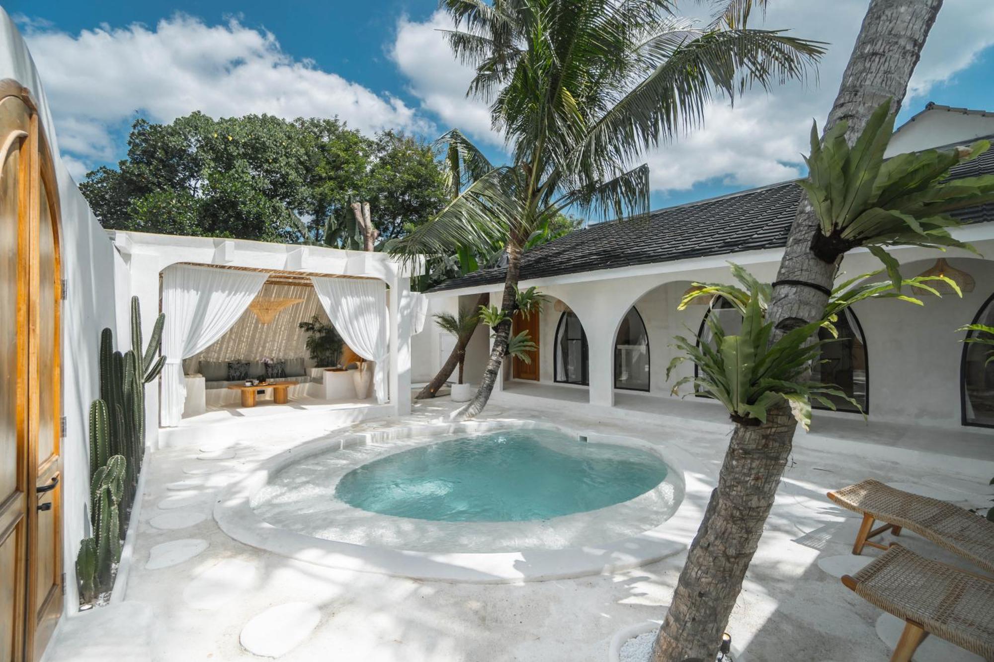 Bohemian Jogja Villas With Private Pool Kejayan Exterior photo