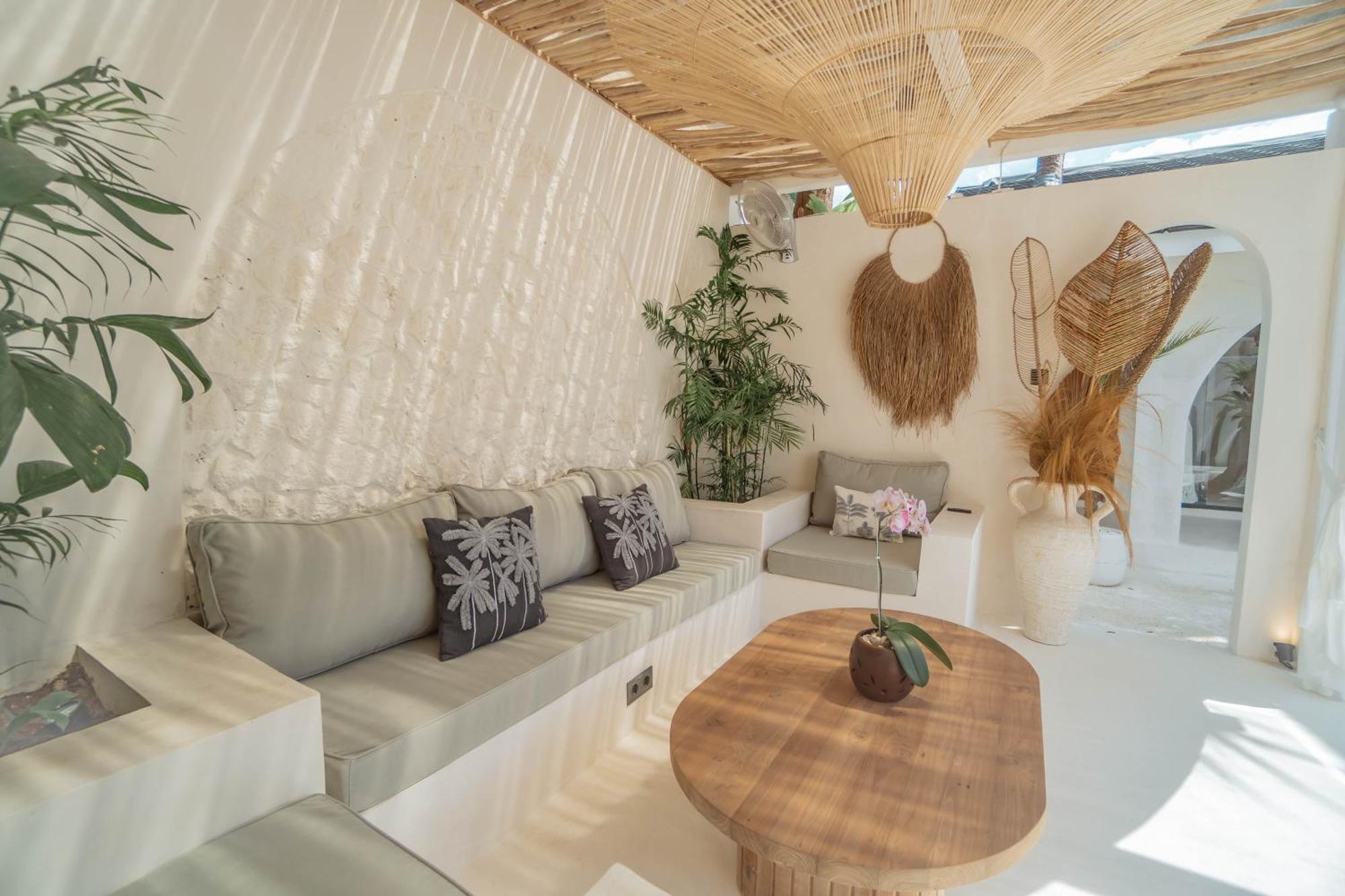 Bohemian Jogja Villas With Private Pool Kejayan Exterior photo