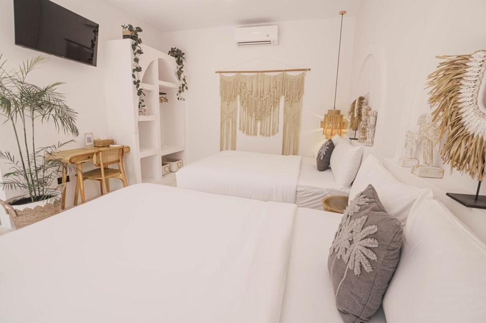 Bohemian Jogja Villas With Private Pool Kejayan Exterior photo